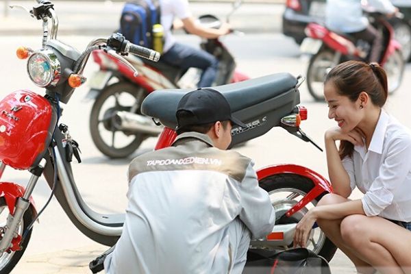 Ahafast  Dịch vụ giao hàng bằng xe máy điện chính thức hoạt động tại Đà  Nẵng