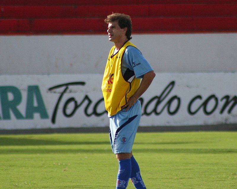 Cầu thủ ghi nhiều bàn thắng nhất: Túlio Maravilha