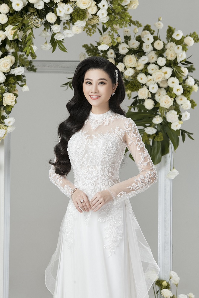 NSƯT Quế Trân hóa cô dâu với áo dài cưới Minh Châu