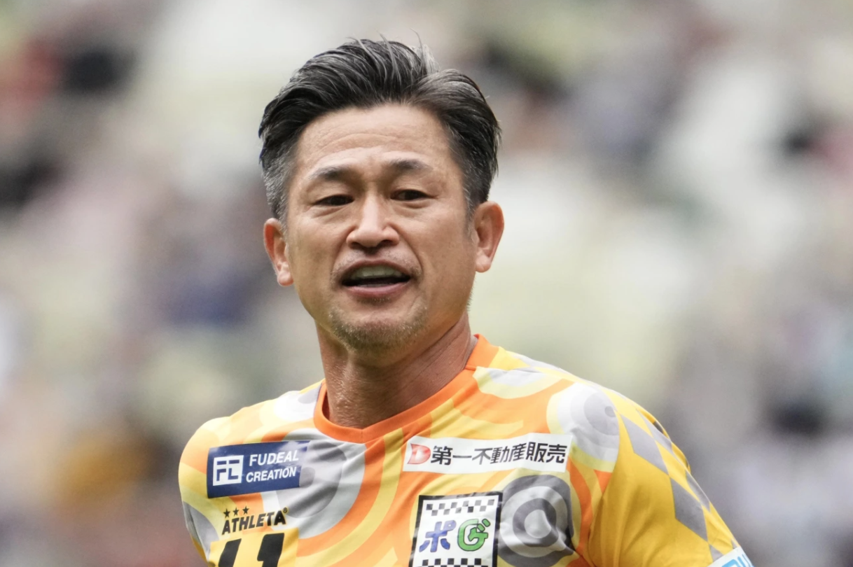 Huyền thoại bóng đá Nhật Kazuyoshi Miura tiếp tục lập kỷ lục thi đấu ở tuổi 55