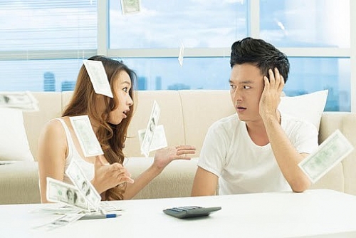 Đàn ông dễ bị stress khi vợ kiếm nhiều tiền hơn mình