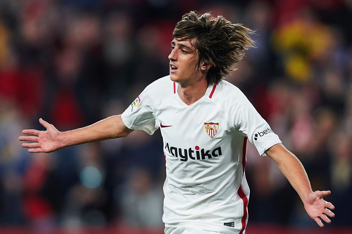 Bryan Gil: Cổ điển mà hoang dã trong vóc dáng hao gầy