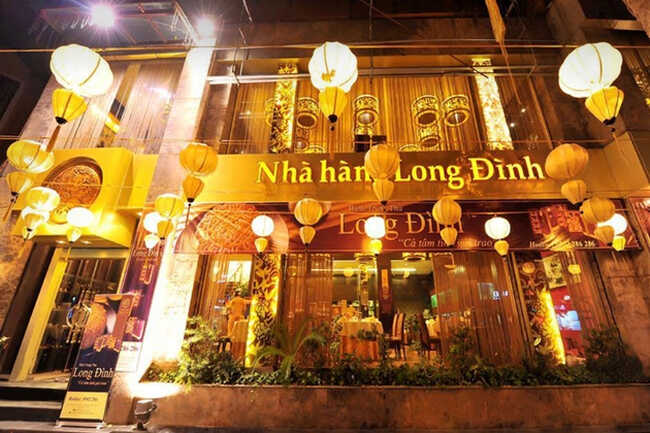 Nhà hàng Long Đình có không gian cực sang trọng, ấm cúng.