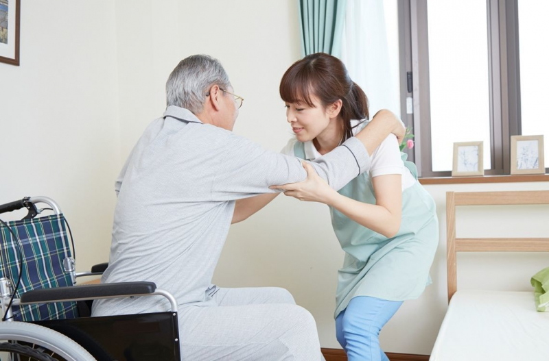 Top 10 Dịch vụ chăm sóc người già tại nhà uy tín nhất ở TP.HCM