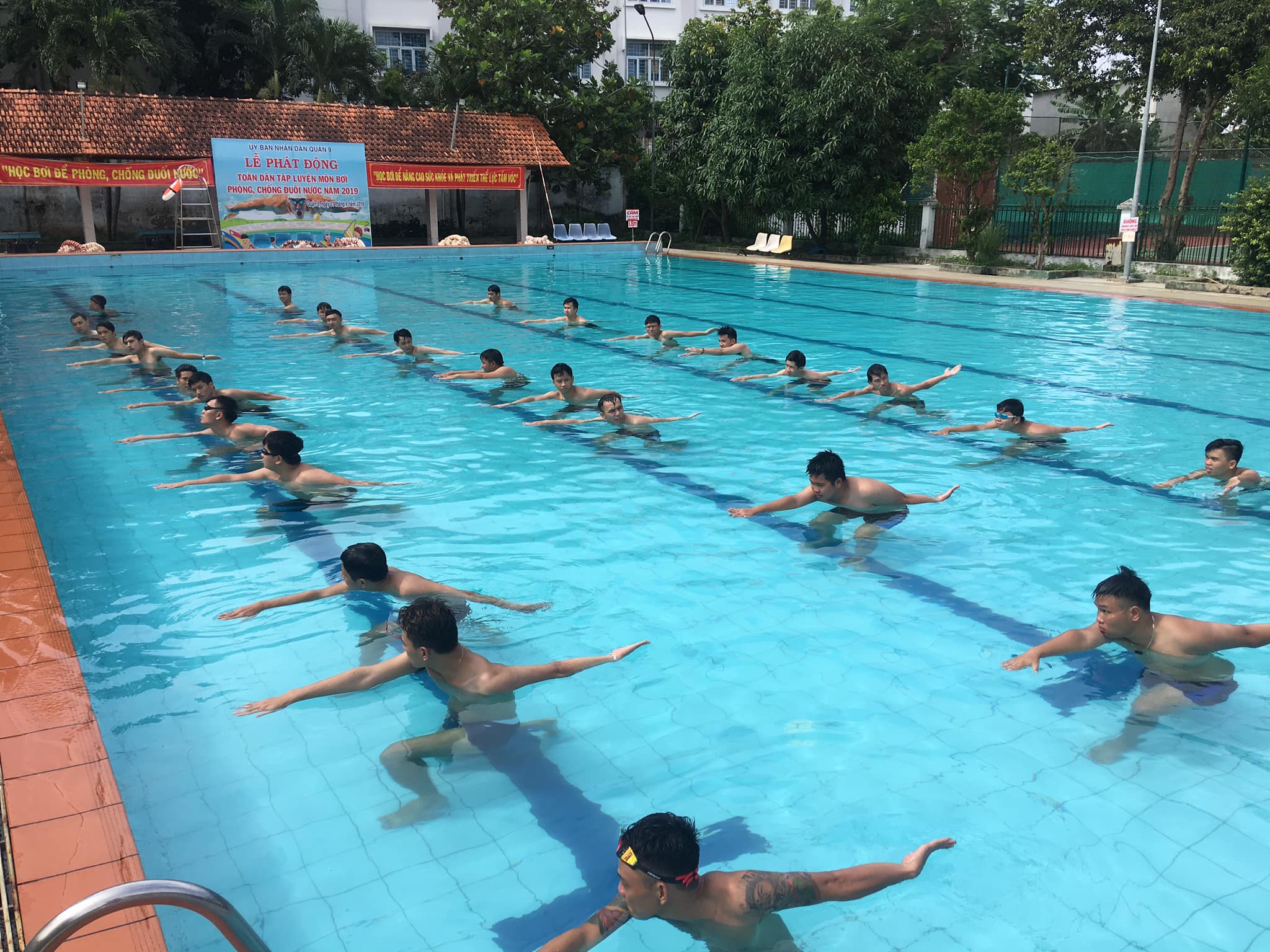 Dạy Bơi 9999 - Dạy bơi theo nhóm