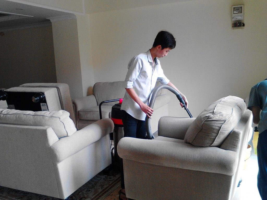 Dịch vụ giặt ghế sofa tại nhà – Công ty TNHH vệ sinh công nghiệp bốn mùa