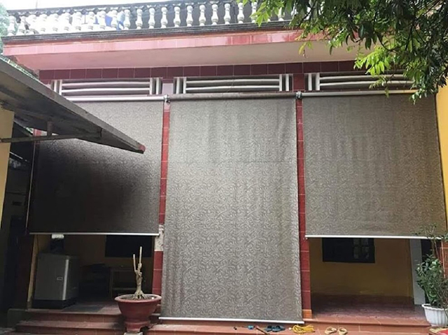 Bạt che nắng mưa tự cuốn - Lắp đặt mái hiên - mái xếp bạt di động lượn sóng giá rẻ tại Hà Nội