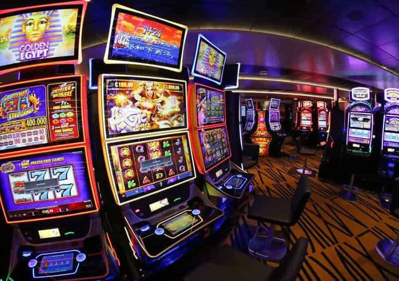2. Có bao nhiêu hàng và cuộn trong mỗi trò chơi Slot Machine?