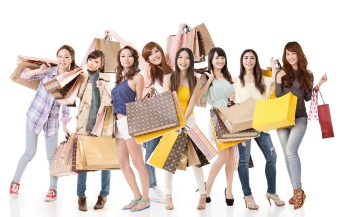 Nên đặt cược vào con số nào khi mơ thấy đi mua sắm, mua đồ, siêu thị, trực tuyến? - Chiếc khăn lụa
